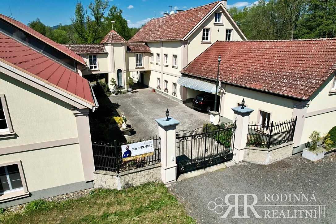 Prodej vícegeneračního domu 1000 m², pozemek 5534 m²